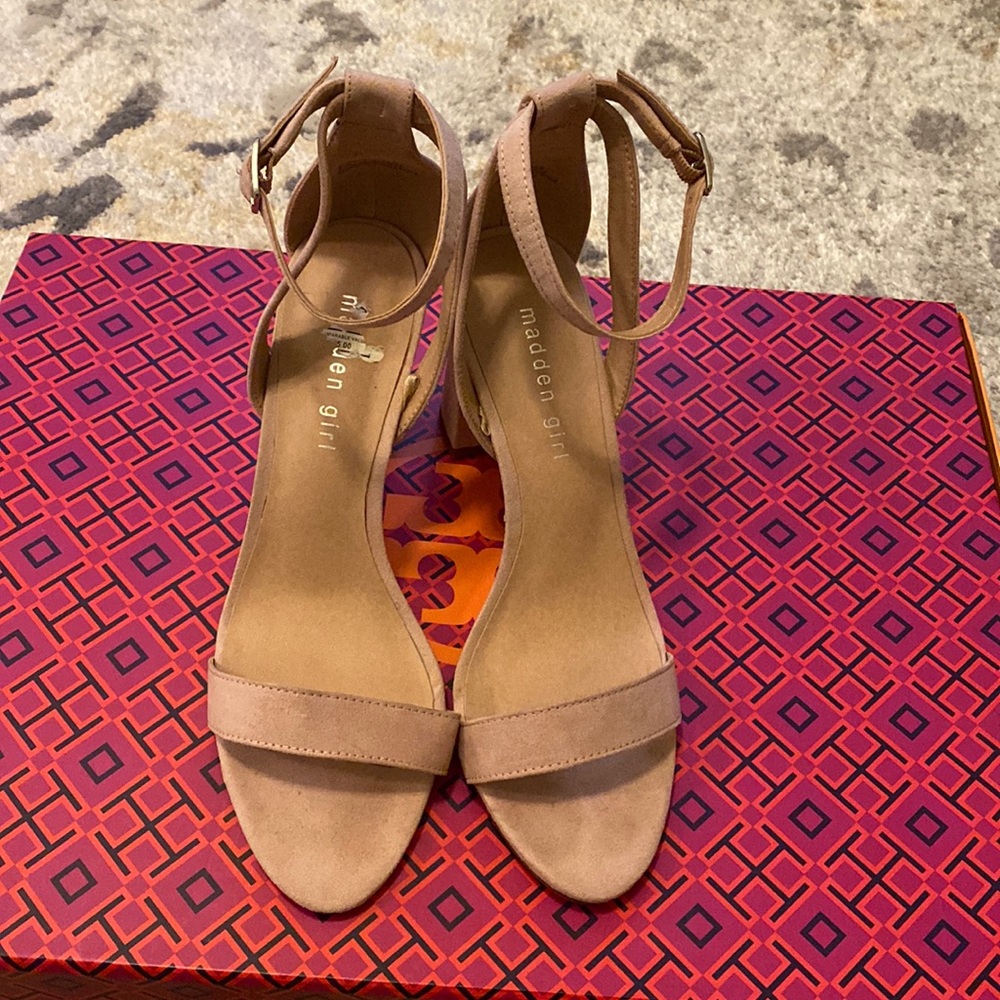 Steve Madden Strappy Heeled Sandals Size 8.5